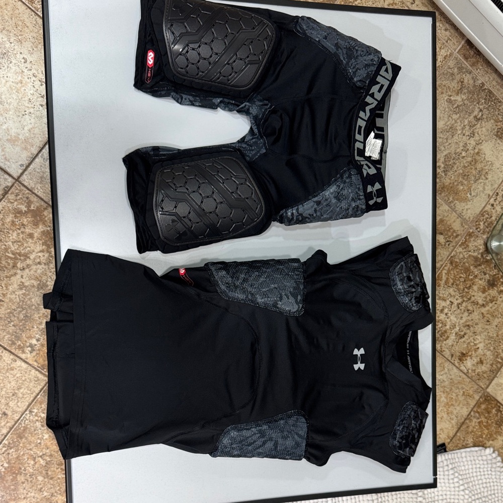 Under Armour M Hex  Men’s Football Protective Sports Gear (Medium)